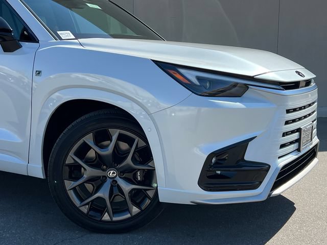 New 2026 Lexus TX 500h AWD image 2