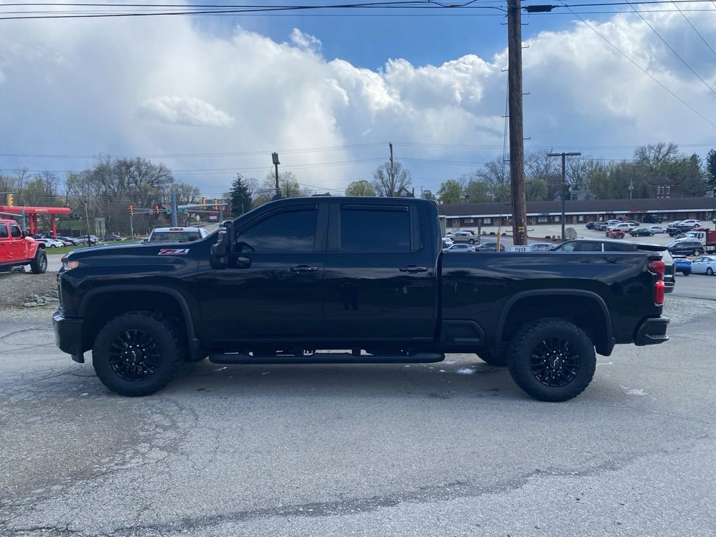 Used 2022 Chevrolet Silverado 2500 LT w/ Midnight Edition image 5
