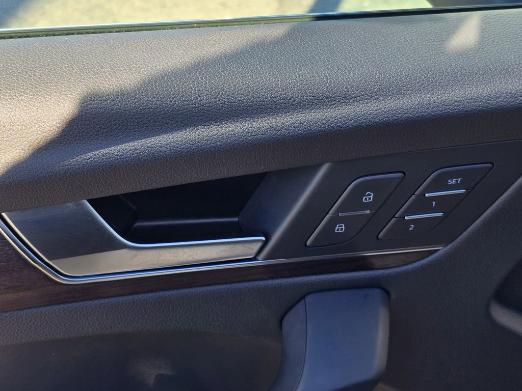 Used 2023 Audi Q5 2.0T Premium w/ Convenience Package image 19