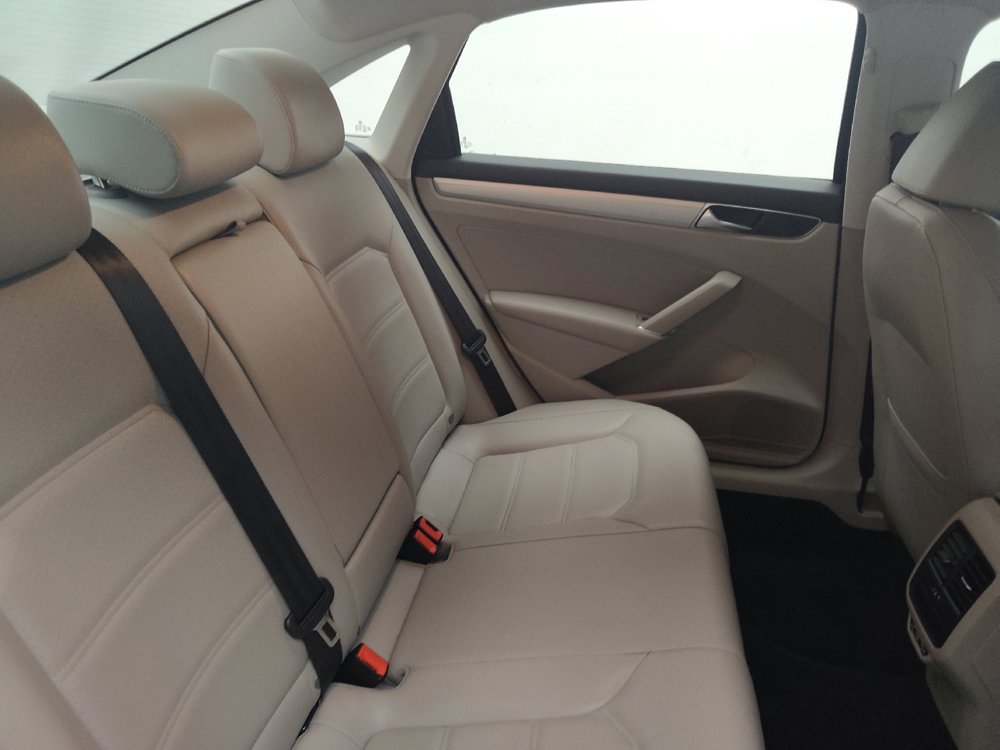 Used 2019 Volkswagen Passat 2.0T Wolfsburg w/ Wheels & Sunroof Package FWD image 19