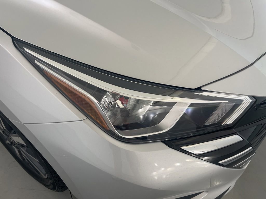 Used 2023 Nissan Versa SV FWD image 33