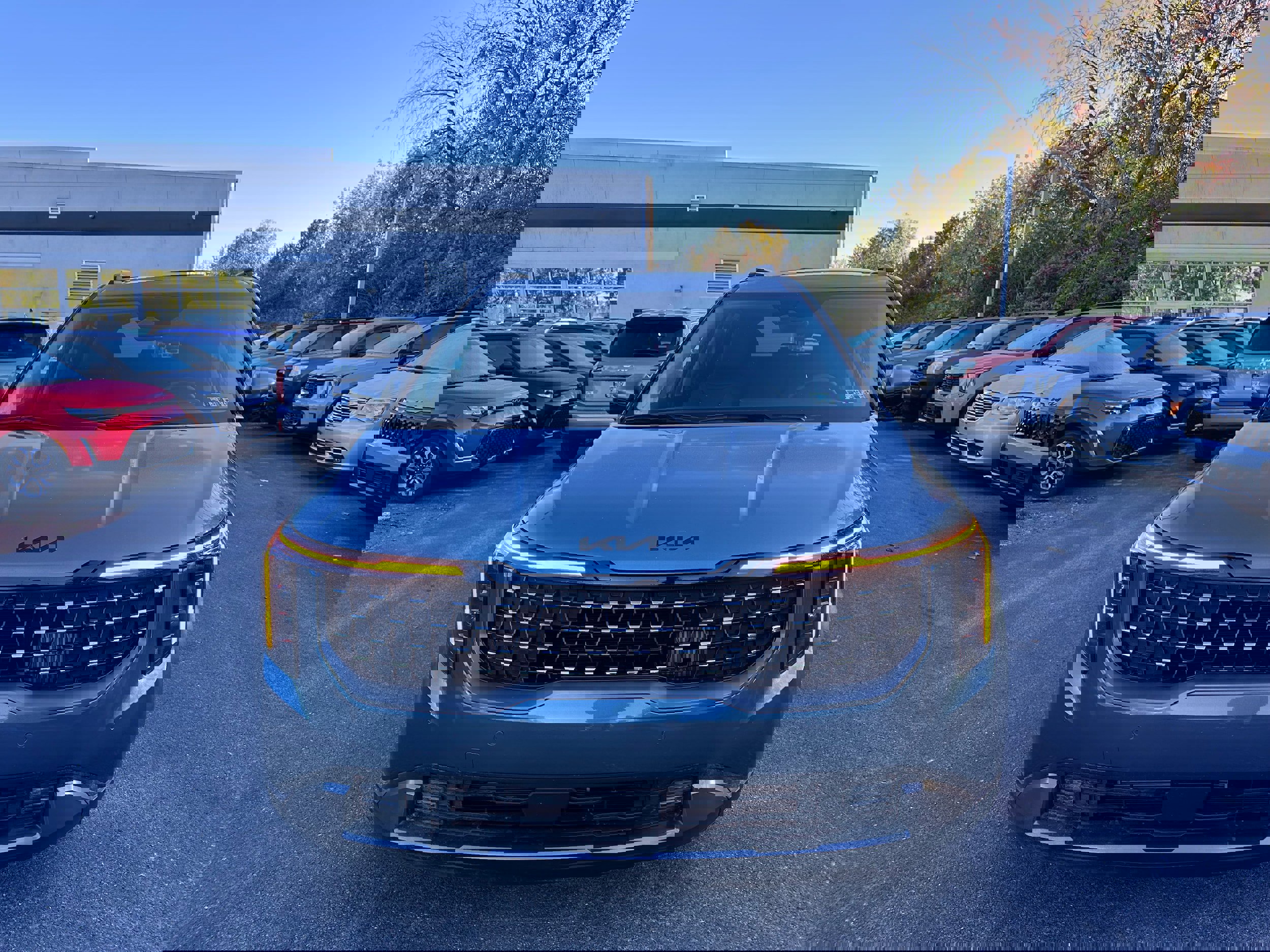 New 2026 Kia Carnival SX image 2