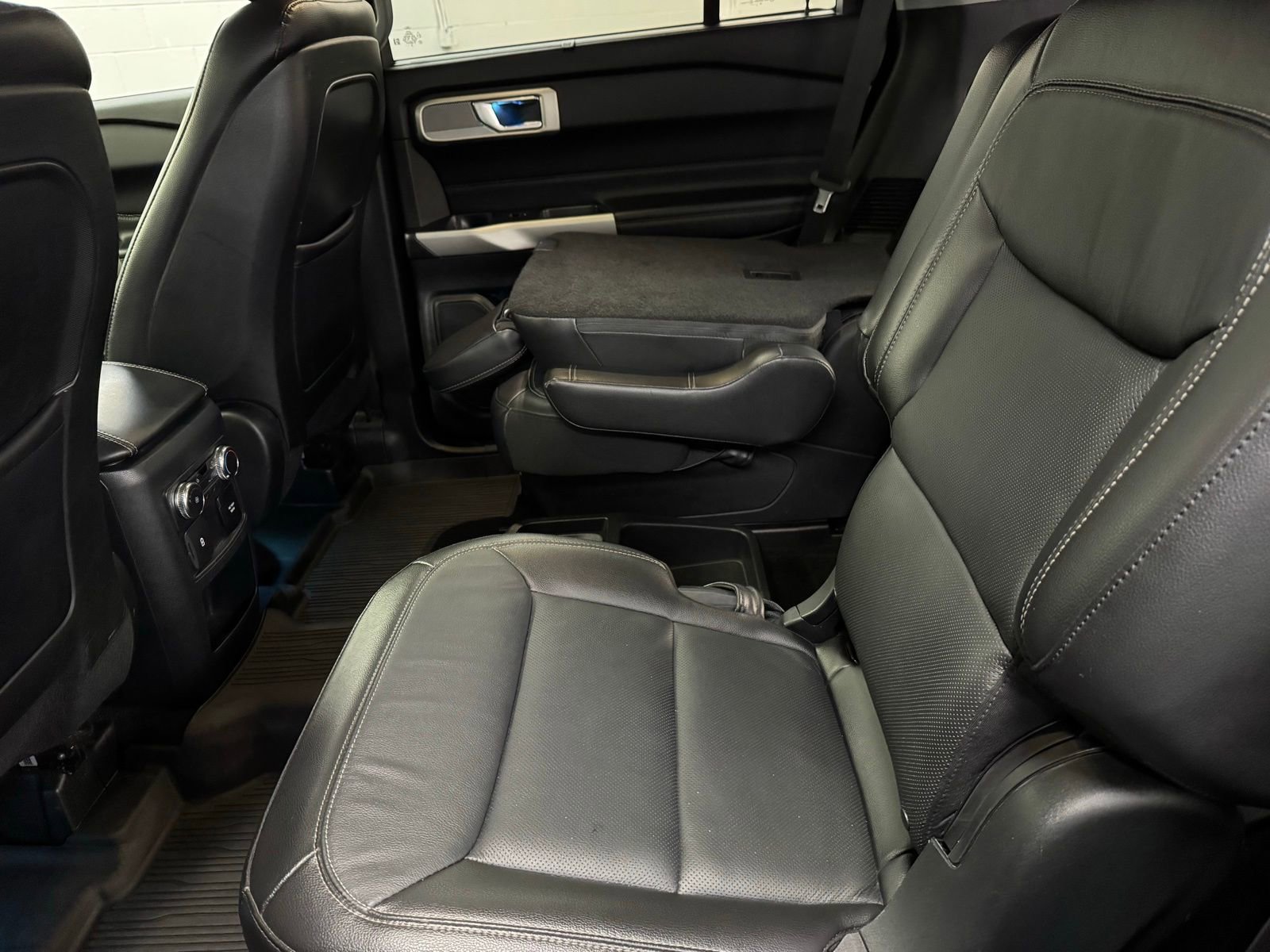 Used 2020 Ford Explorer Limited w/ Equipment Group 310A image 30