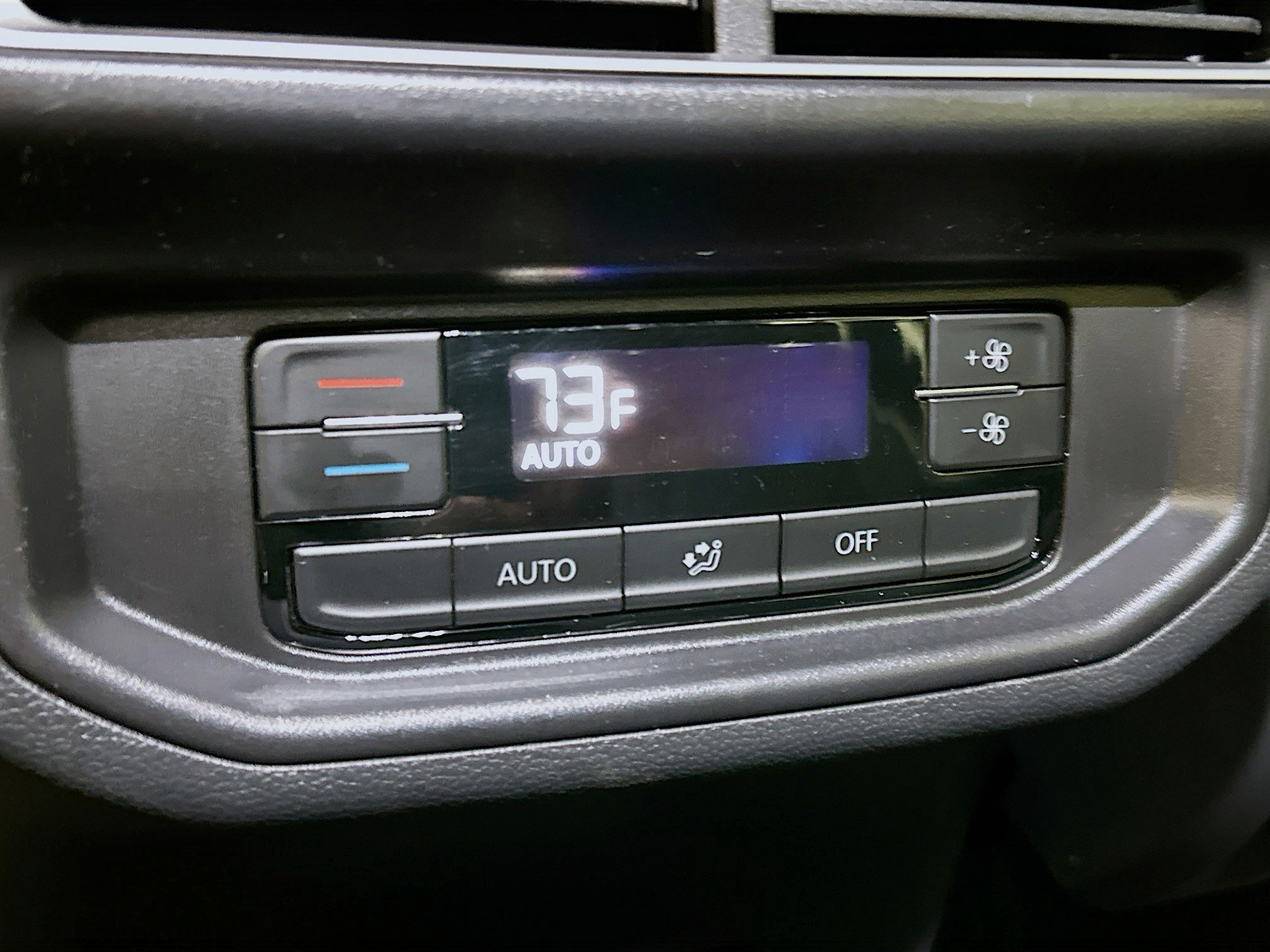 Used 2025 Volkswagen Atlas SE image 26