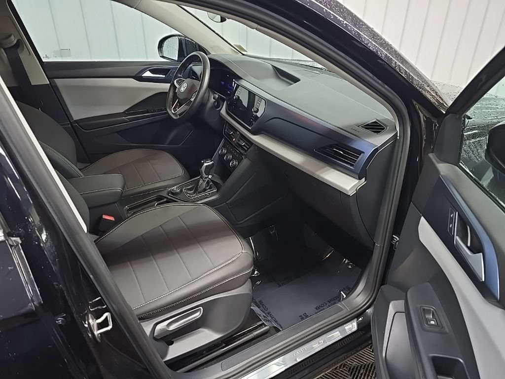 Used 2023 Volkswagen Taos SE AWD/4WD image 15