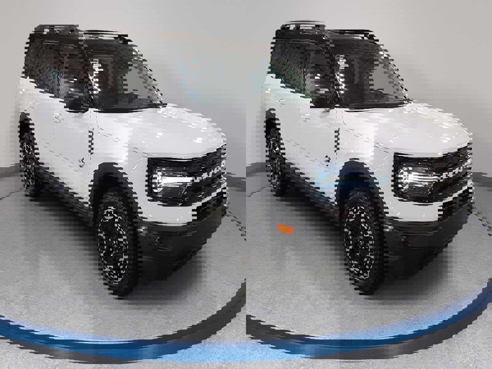 Used 2024 Ford Bronco Sport Outer Banks w/ Tech Package image 3