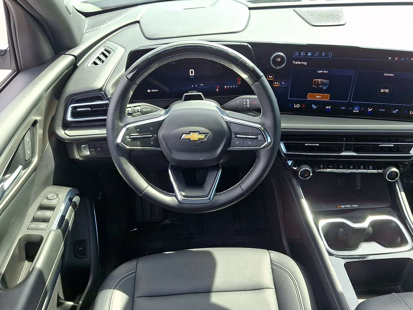 Used 2025 Chevrolet Traverse LT w/ Enhanced Driving Package FWD image 12