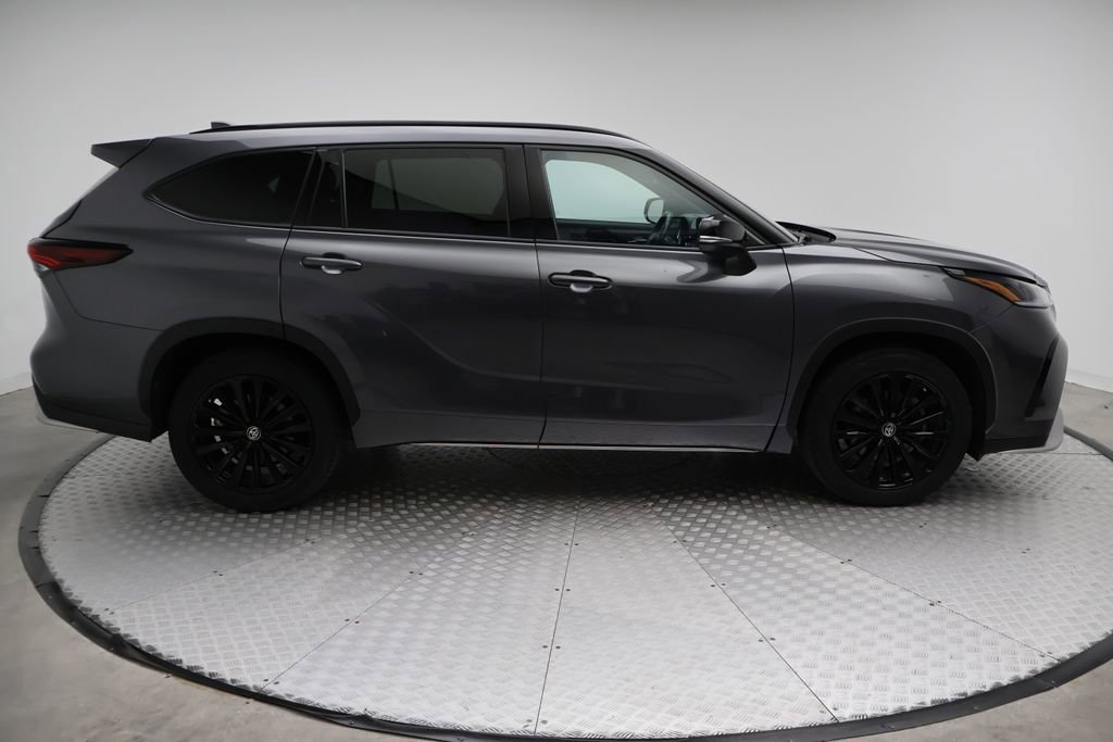 Used 2025 Toyota Highlander XSE image 7
