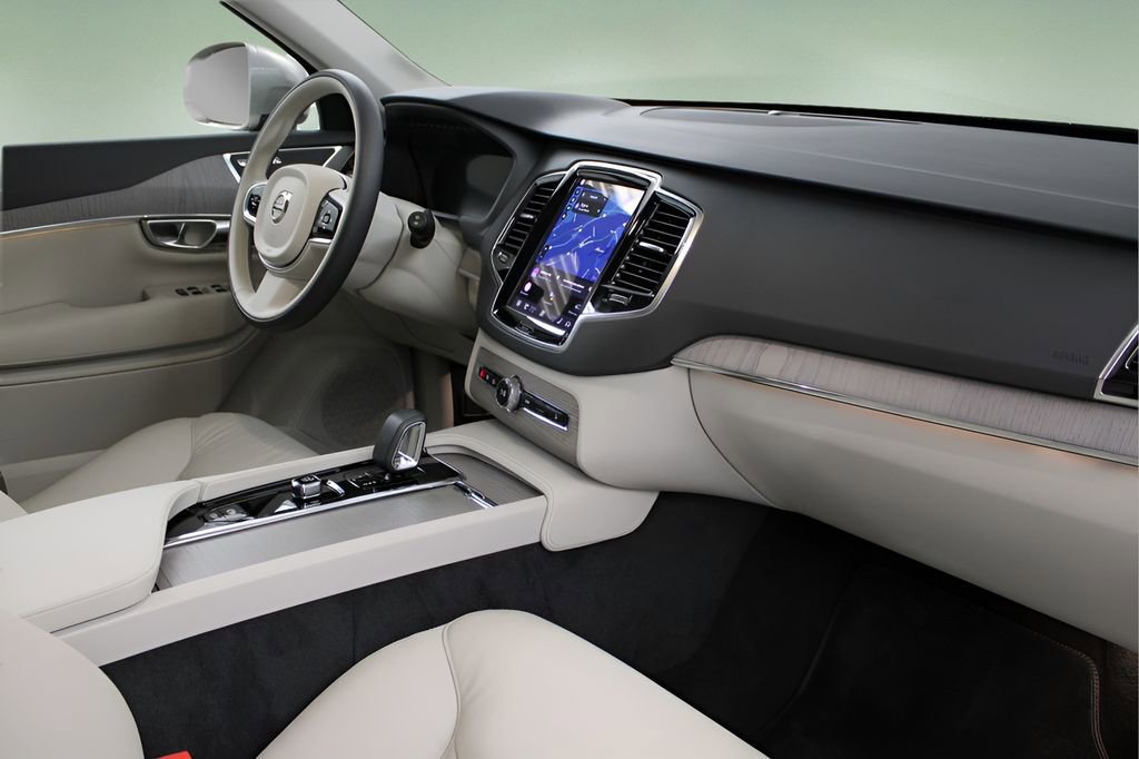 Used 2025 Volvo XC90 B6 Plus w/ Protection Package Premier AWD/4WD image 19