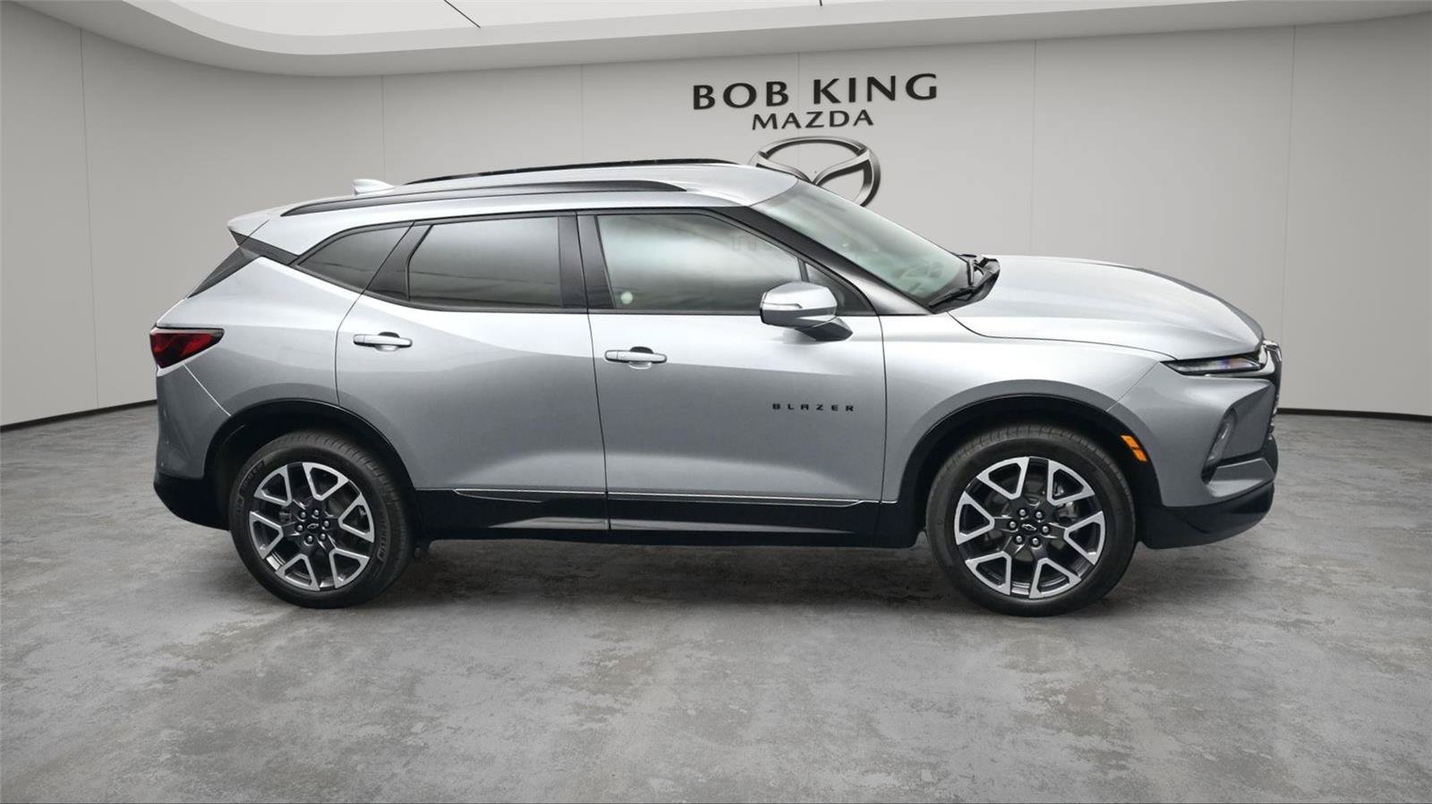 Used 2025 Chevrolet Blazer RS FWD image 11