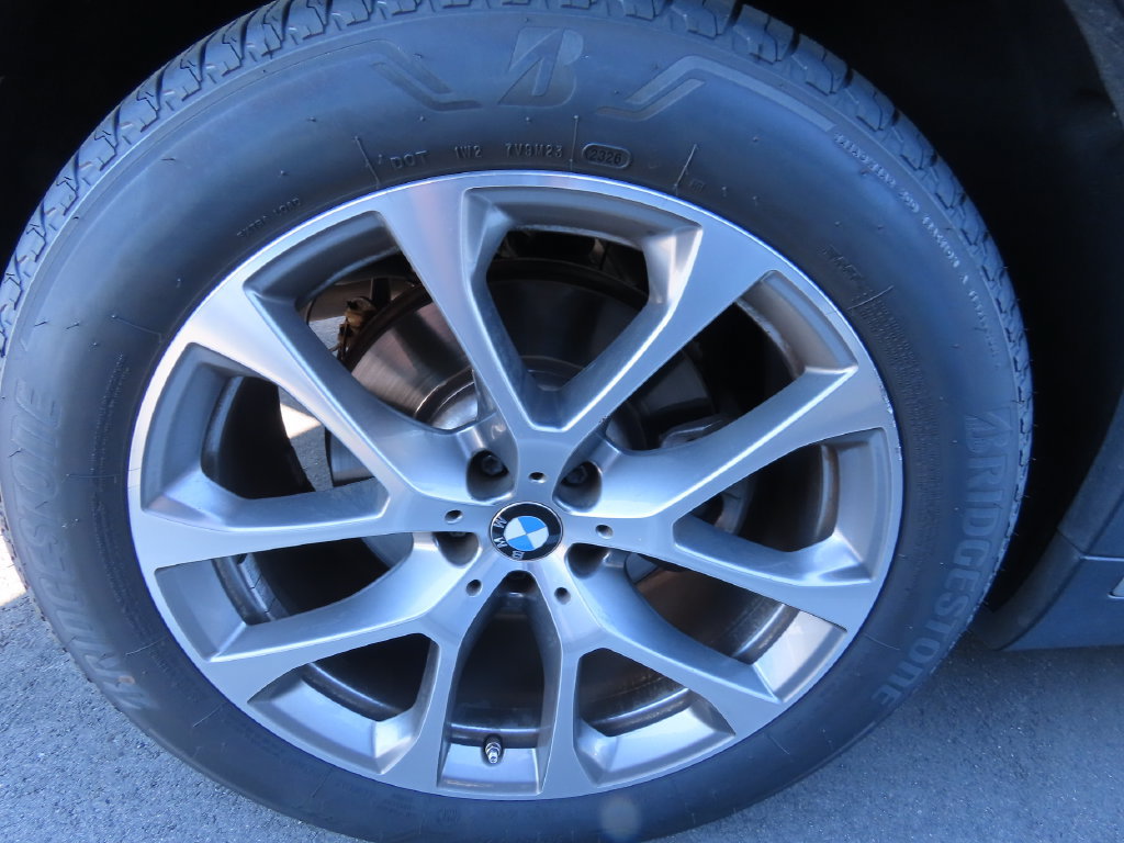 Used 2024 BMW X5 xDrive40i w/ Parking Assistance Package AWD/4WD image 17