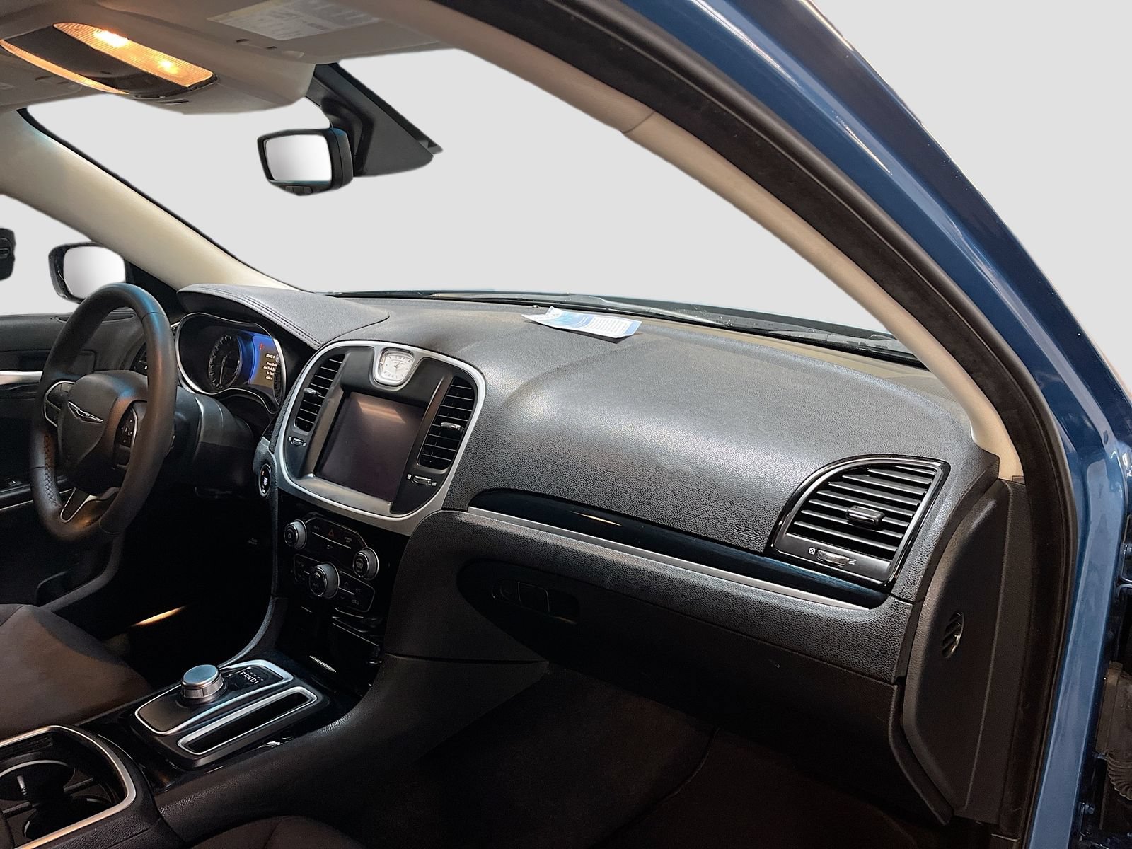 Used 2023 Chrysler 300 Touring RWD image 27