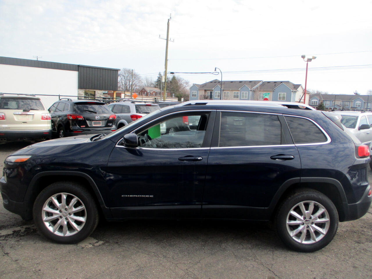 Used 2015 Jeep Cherokee Limited image 4