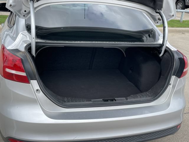 Used 2016 Ford Focus SE FWD image 28
