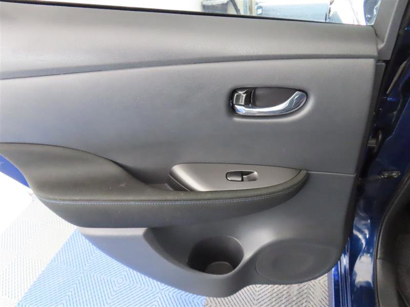 Used 2023 Nissan Leaf S image 27
