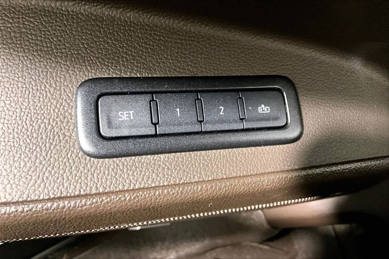 Used 2019 GMC Yukon Denali w/ Open Road Package RWD image 31
