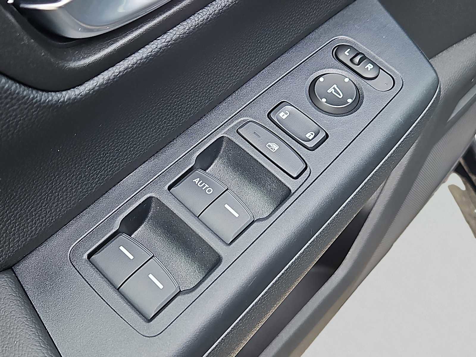 Certified 2025 Honda CR-V LX image 21