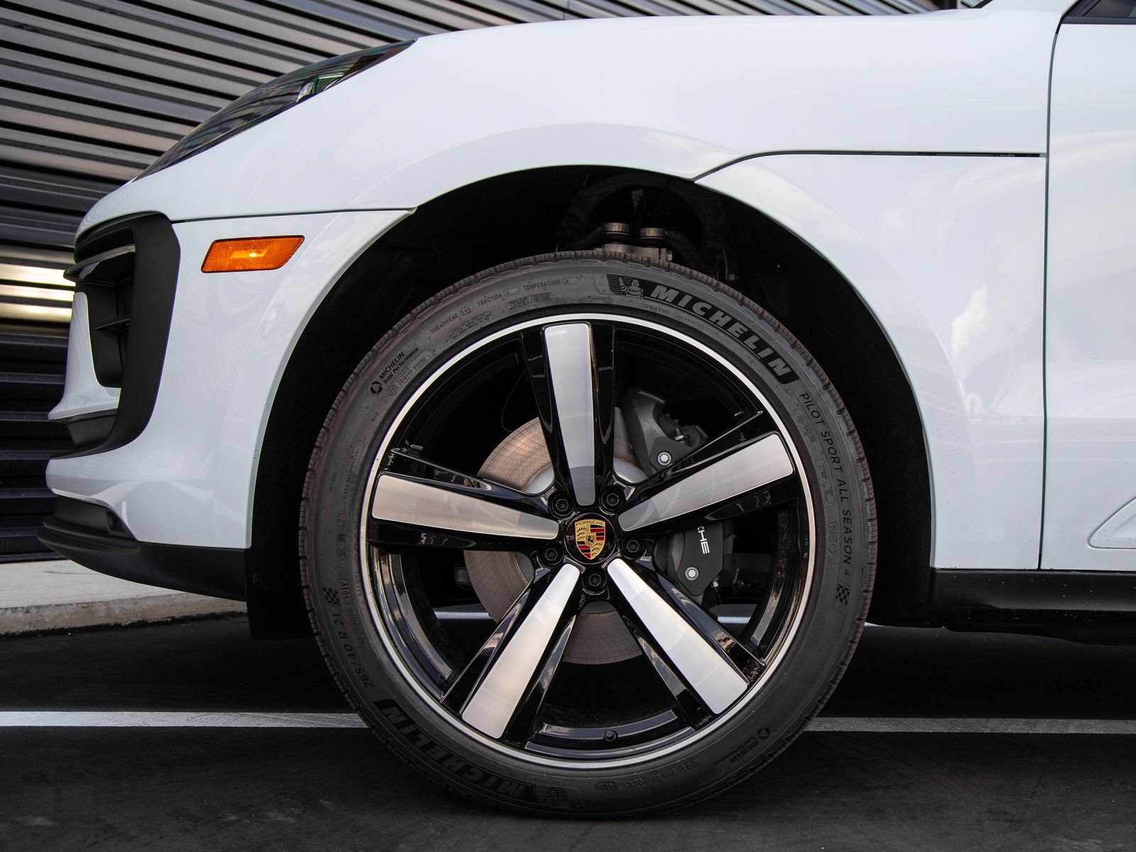 New 2026 Porsche Macan AWD/4WD image 11