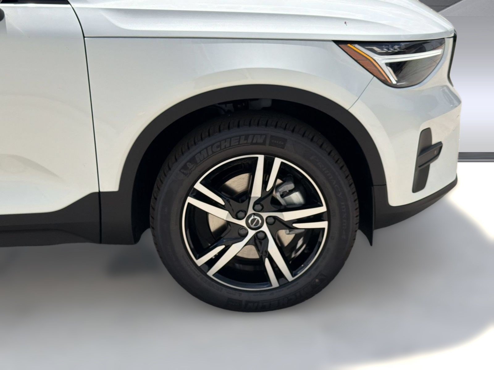 New 2026 Volvo XC40 B5 Core w/ Protection Package Premier AWD/4WD image 12