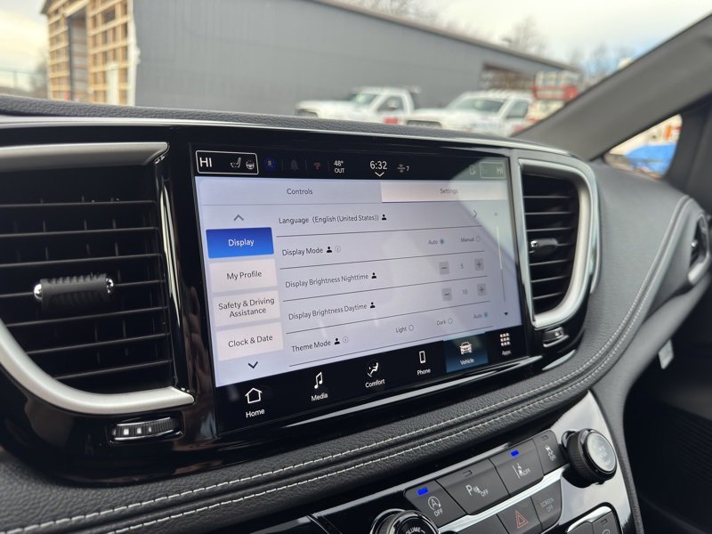 New 2026 Chrysler Pacifica Select image 19