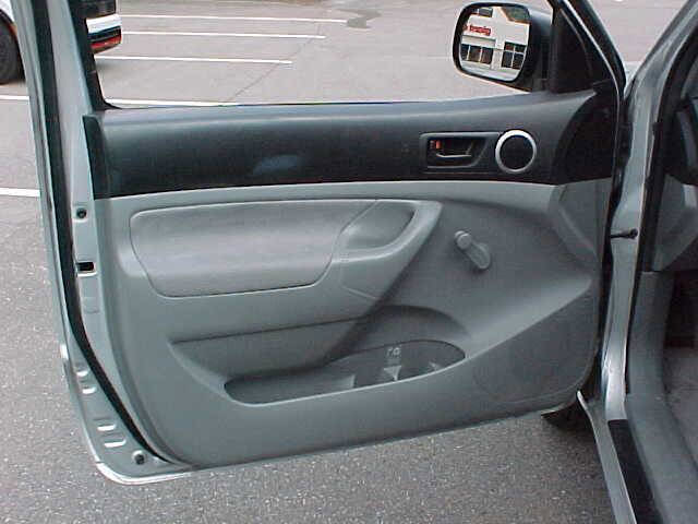 Used 2011 Toyota Tacoma 2WD Regular Cab image 18