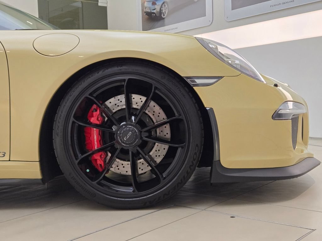 Used 2015 Porsche 911 GT3 RWD image 8