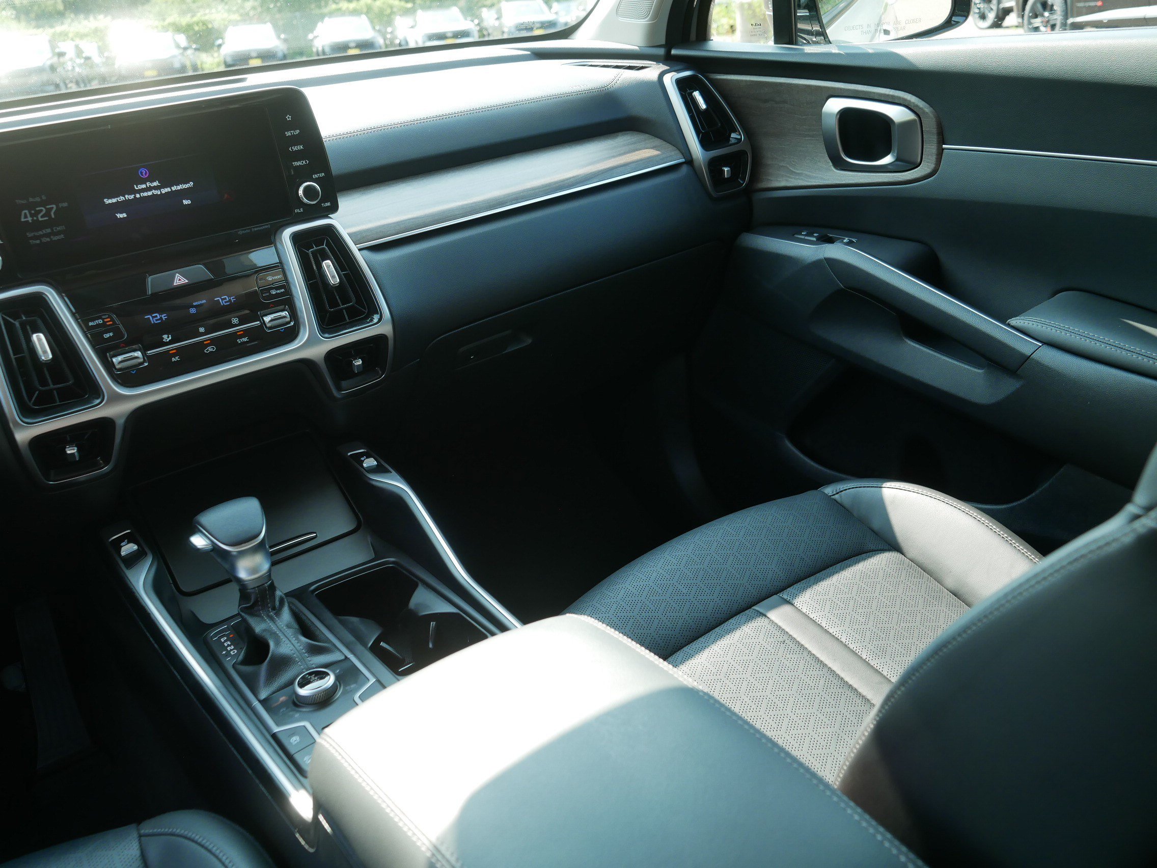 Certified 2023 Kia Sorento S w/ Panoramic Sunroof Package AWD/4WD image 11