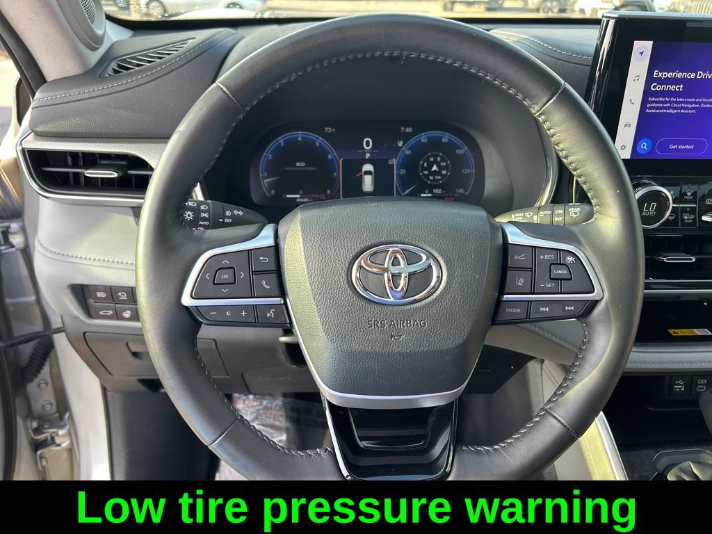 Used 2024 Toyota Highlander Platinum FWD image 19
