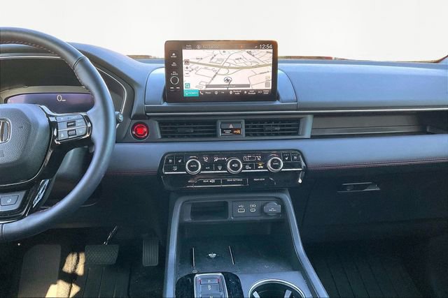 Used 2025 Honda Pilot Black Edition image 9