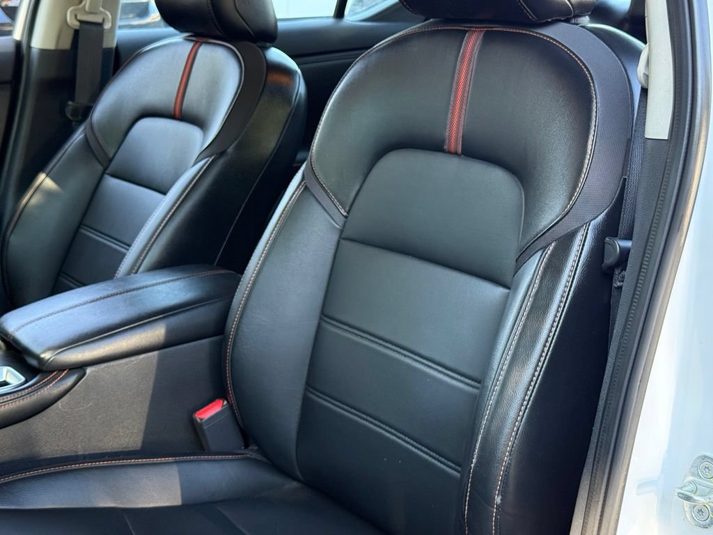 Used 2022 Nissan Sentra SR w/ SR Premium Package FWD image 28