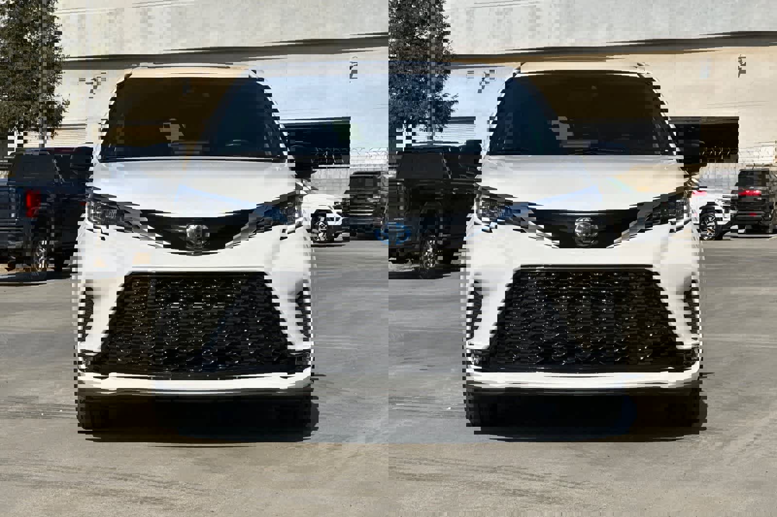 Used 2021 Toyota Sienna XSE image 11