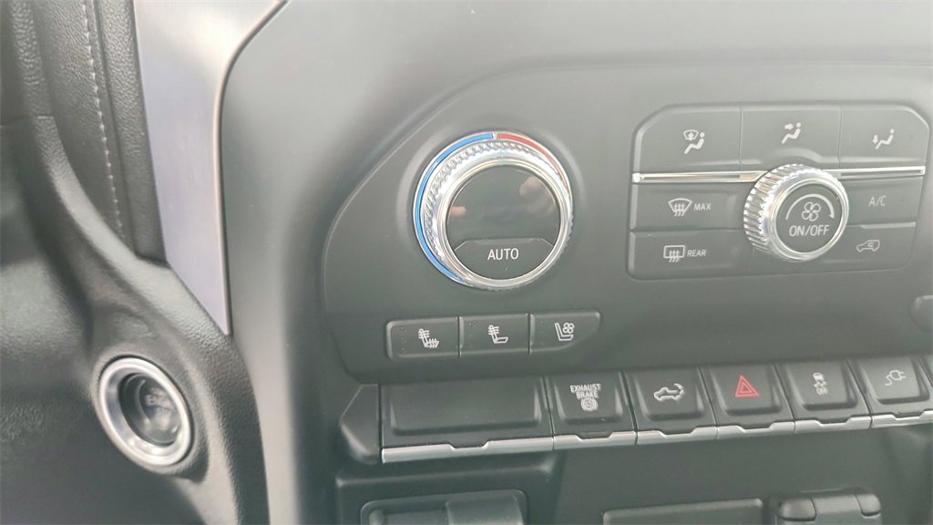 Used 2021 GMC Sierra 3500 SLT w/ SLT Convenience Package image 17