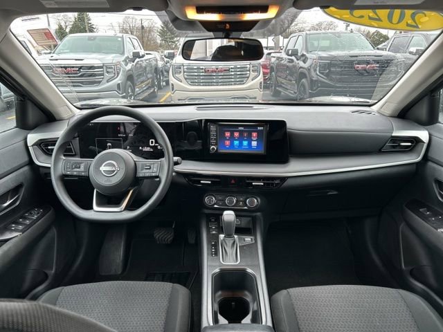 Used 2025 Nissan Kicks S image 17