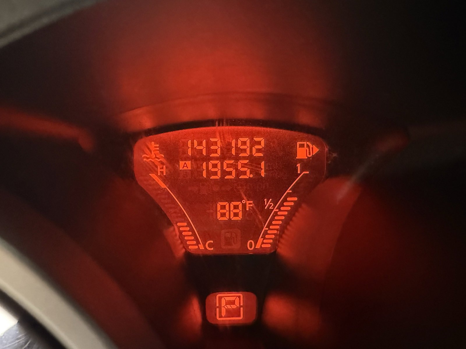 Used 2011 Nissan Juke SV w/ Interior Illumination Pkg image 17