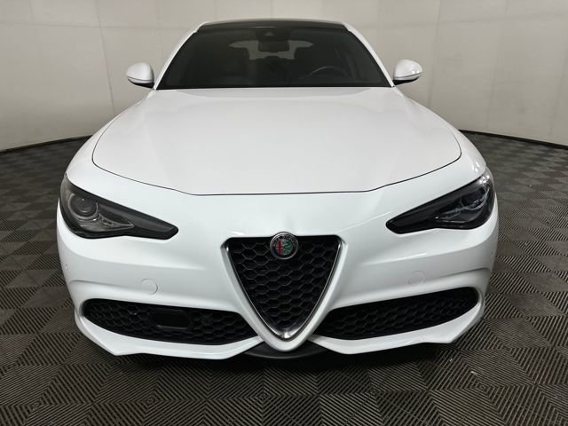 Used 2022 Alfa Romeo Giulia Ti image 8