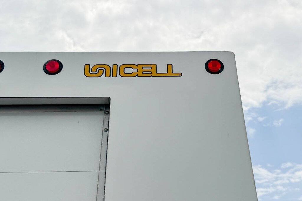 Used 2023 Ford E-Transit RWD image 18