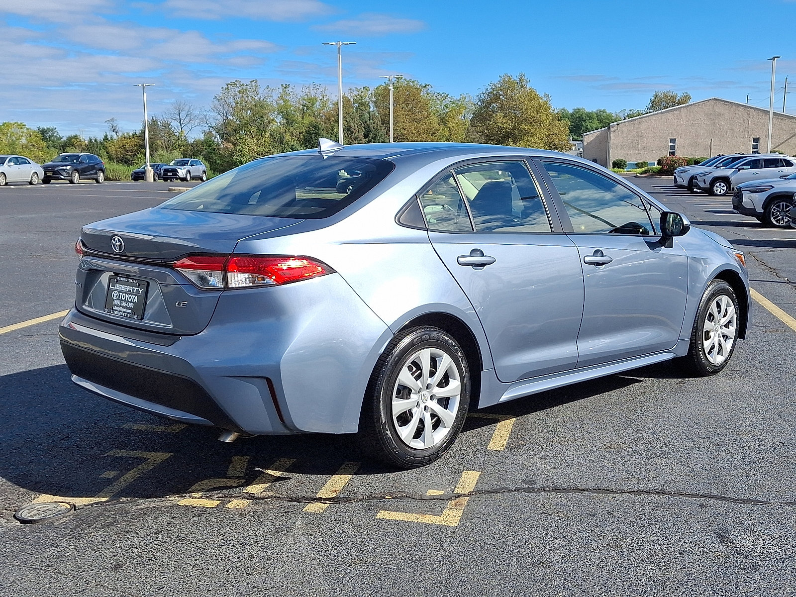 Used 2020 Toyota Corolla LE image 6