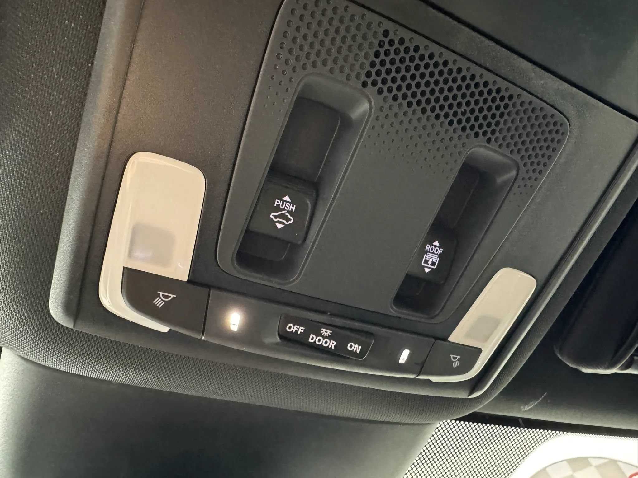 Used 2025 Honda Pilot TrailSport image 24