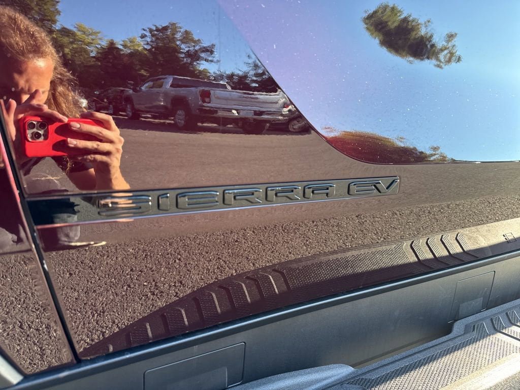 New 2026 GMC Sierra EV Elevation w/ LPO, Elevation Dark Package AWD/4WD image 60