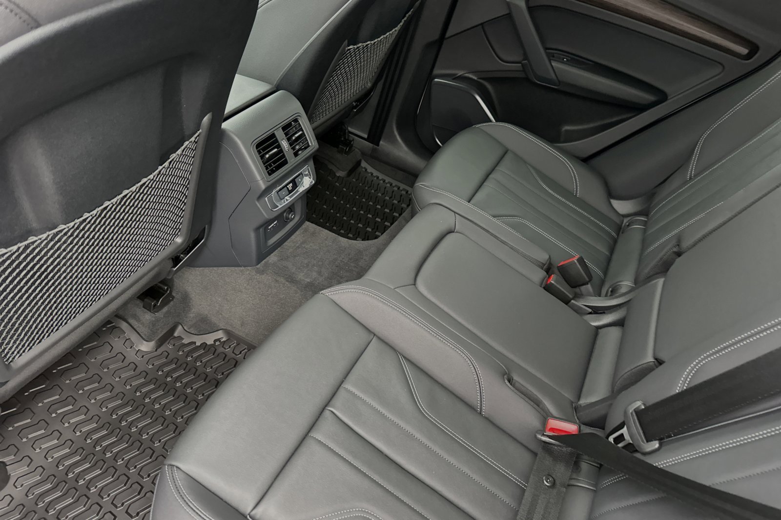 Certified 2025 Audi Q5 2.0T Premium image 11