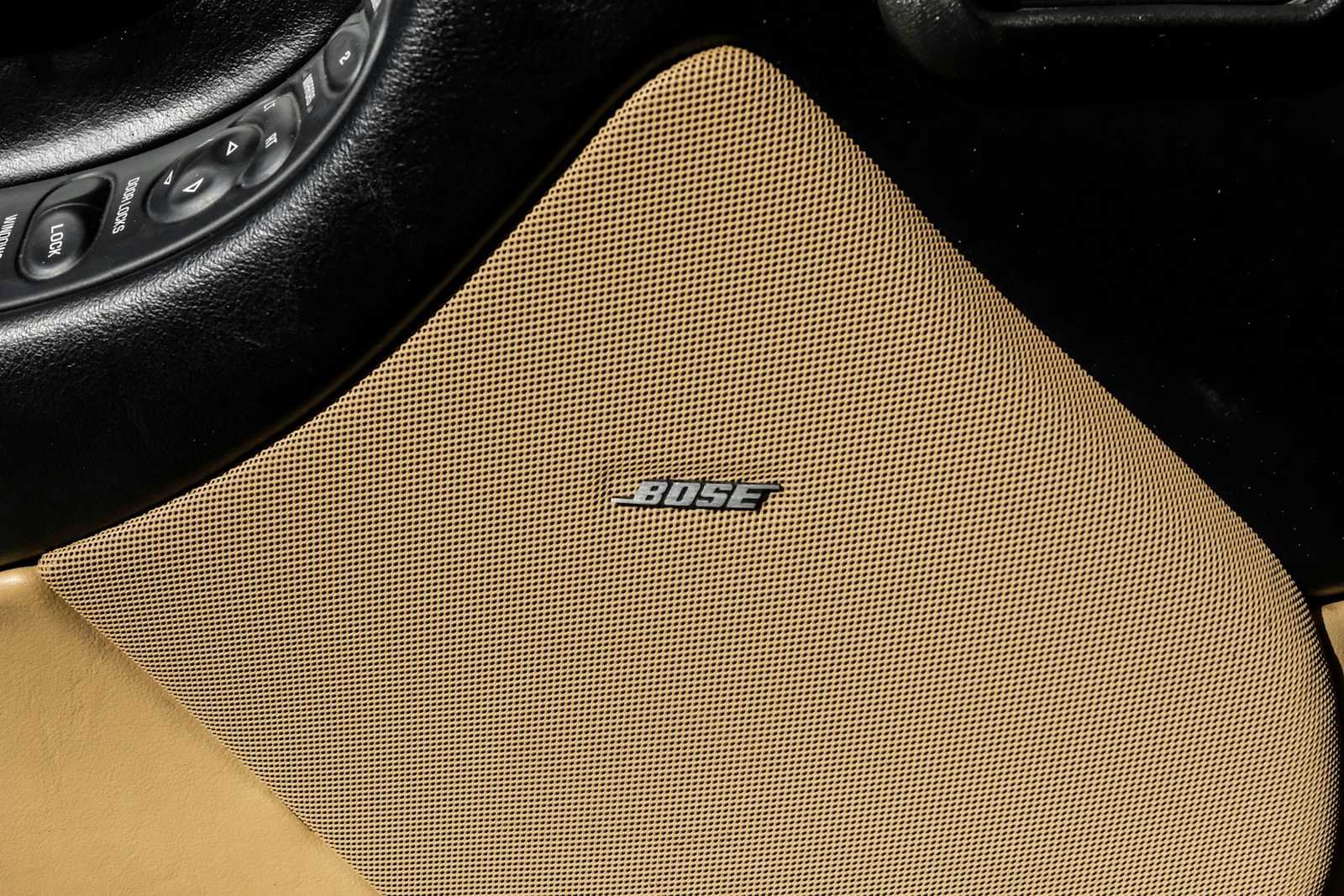 Used 2004 Chevrolet Corvette Coupe w/ Roof Package image 32