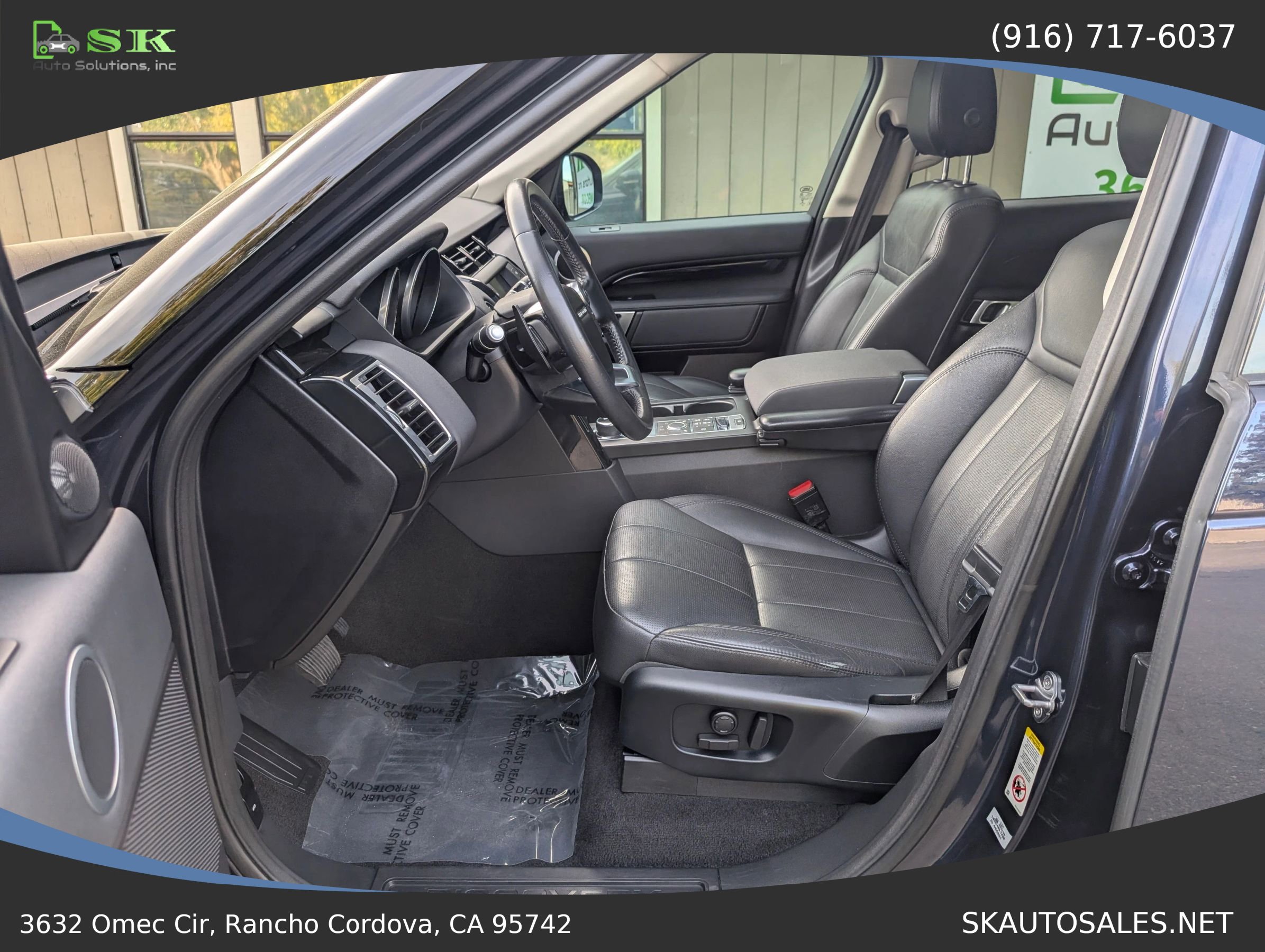 Used 2017 Land Rover Discovery SE image 17