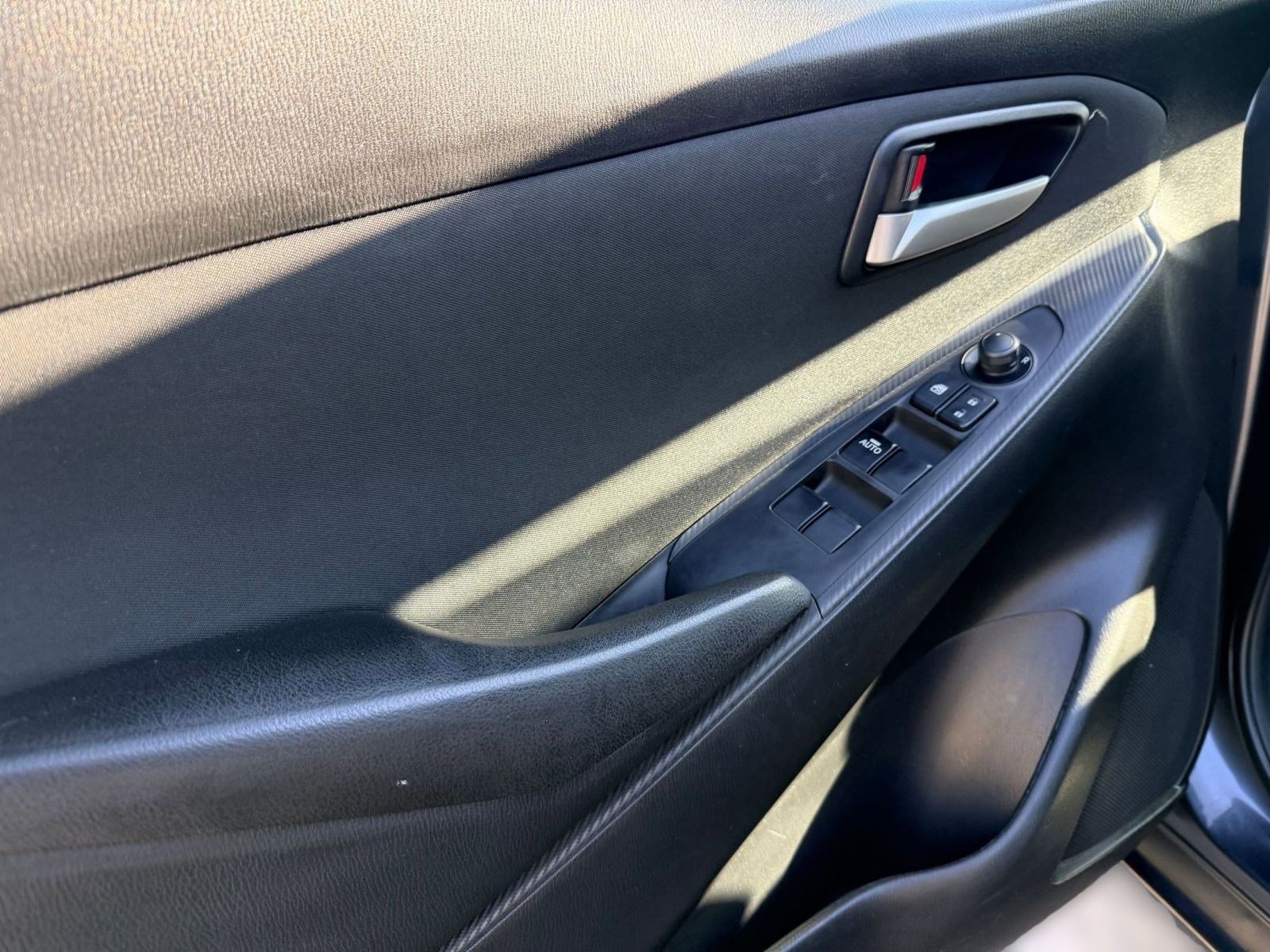 Used 2019 Toyota Yaris LE image 10