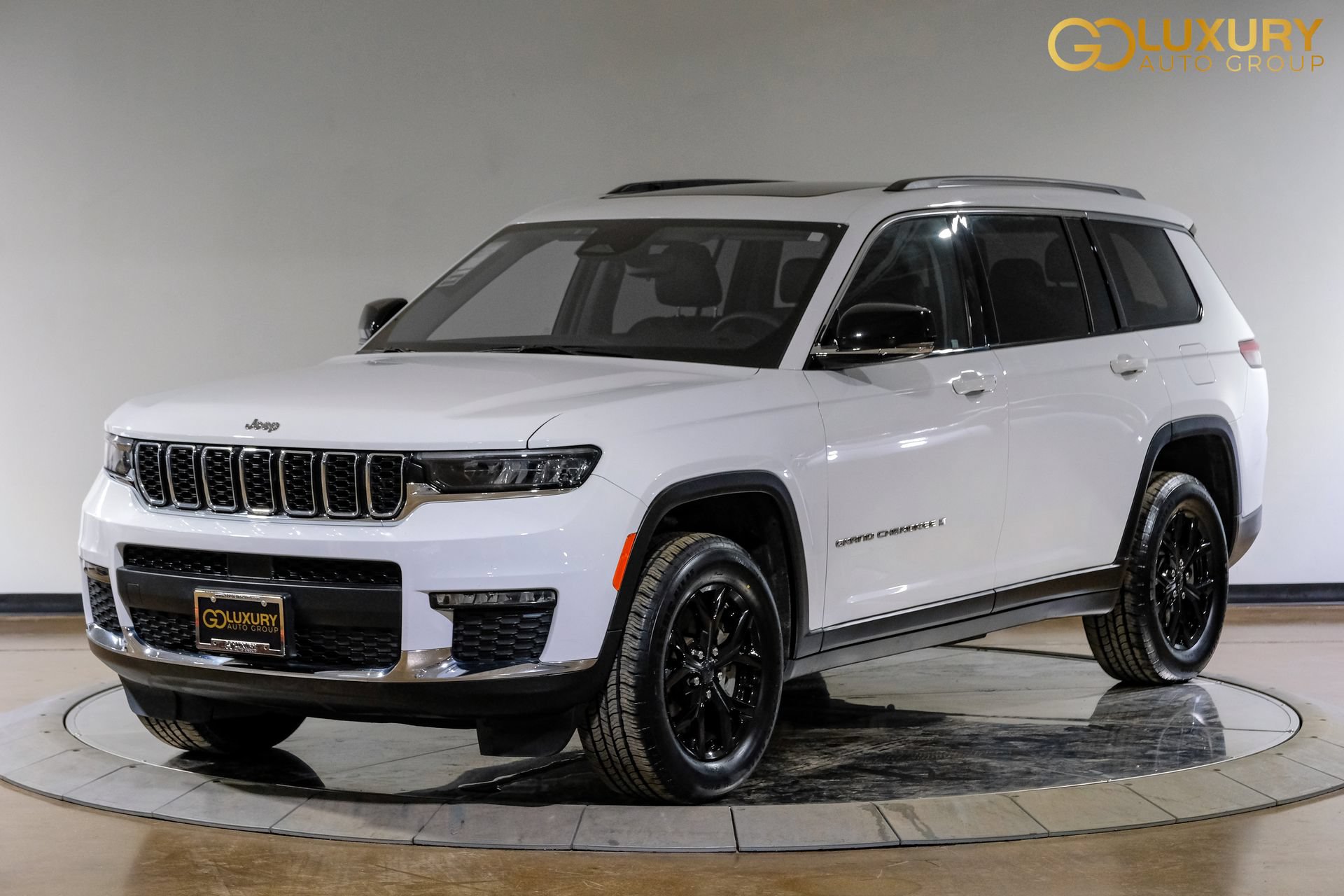 Used 2023 Jeep Grand Cherokee L Limited AWD/4WD image 8