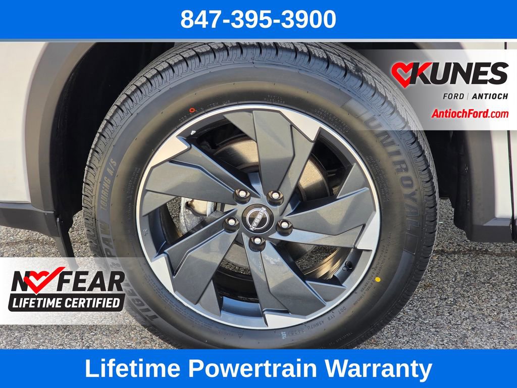 Used 2025 Nissan Rogue SV image 12