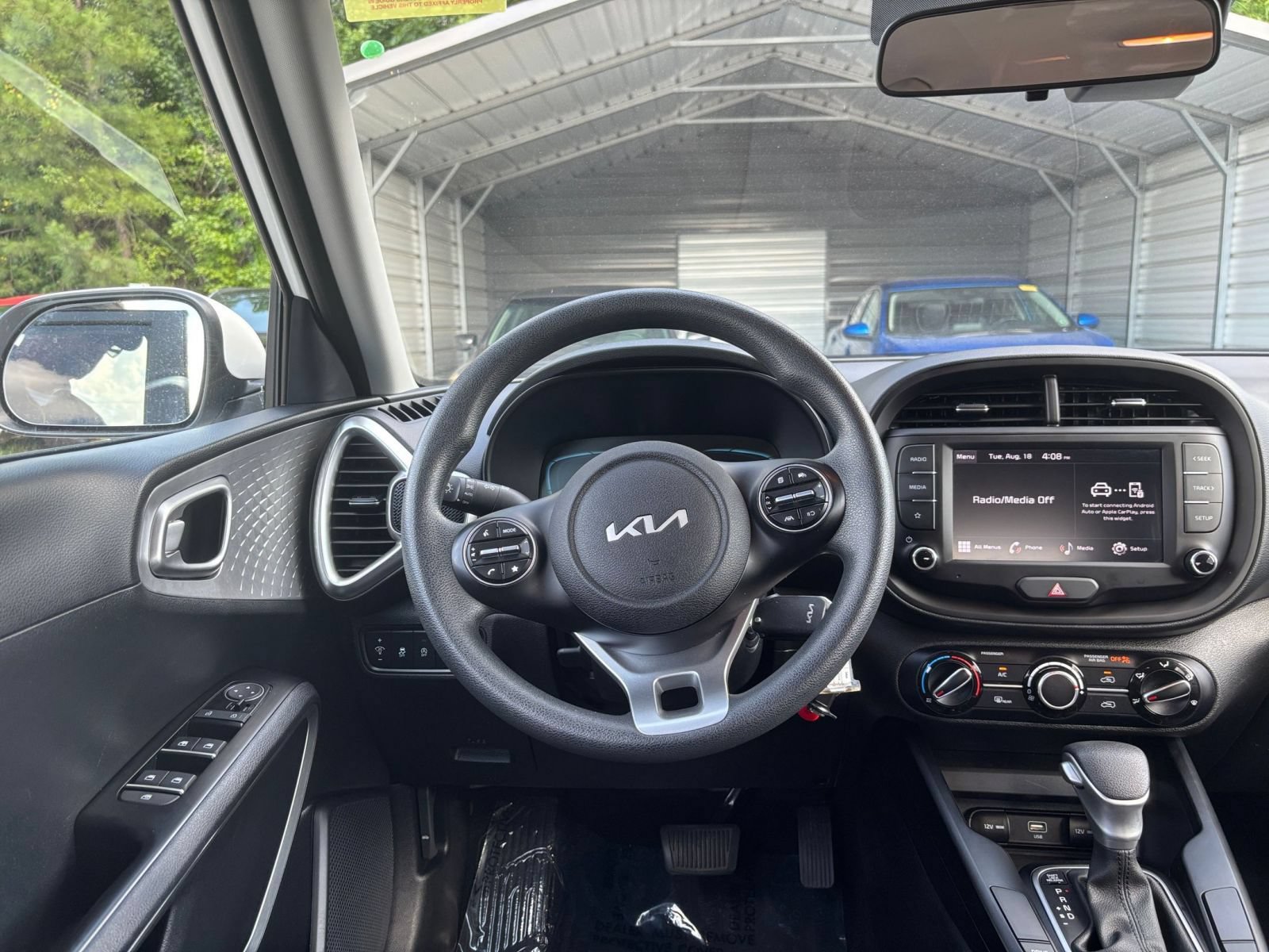 Used 2025 Kia Soul LX w/ LX Technology Package FWD image 31