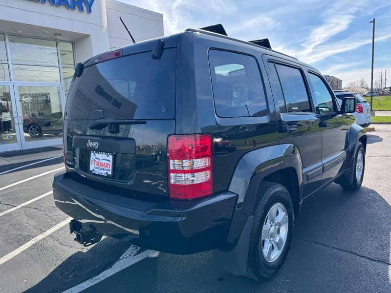 Used 2012 Jeep Liberty Sport w/ Popular Equipment Group AWD/4WD image 3