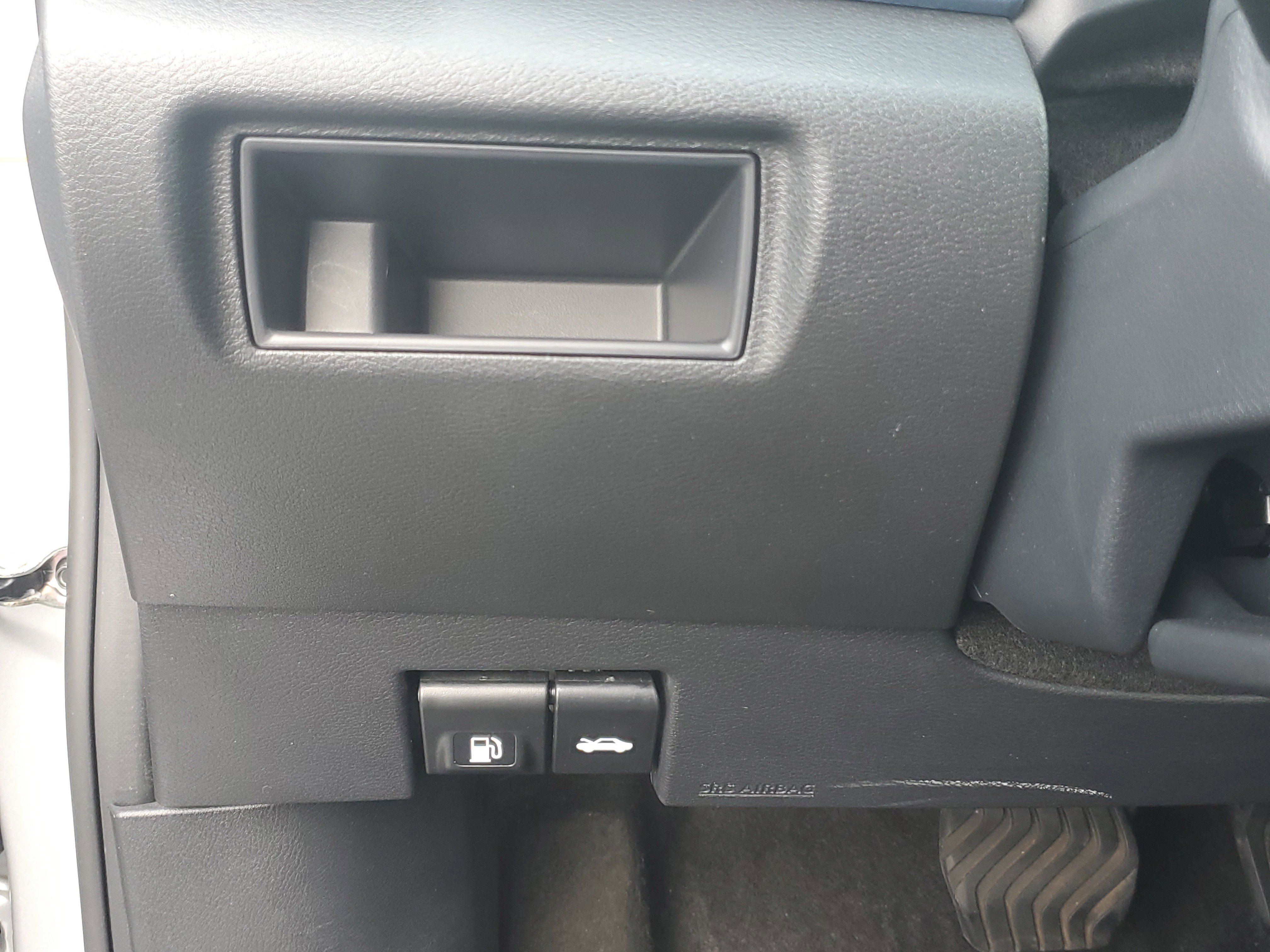 Used 2025 Nissan Versa SV FWD image 20