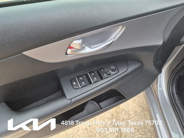 Certified 2023 Kia Forte LXS w/ LXS Technology Package FWD image 17