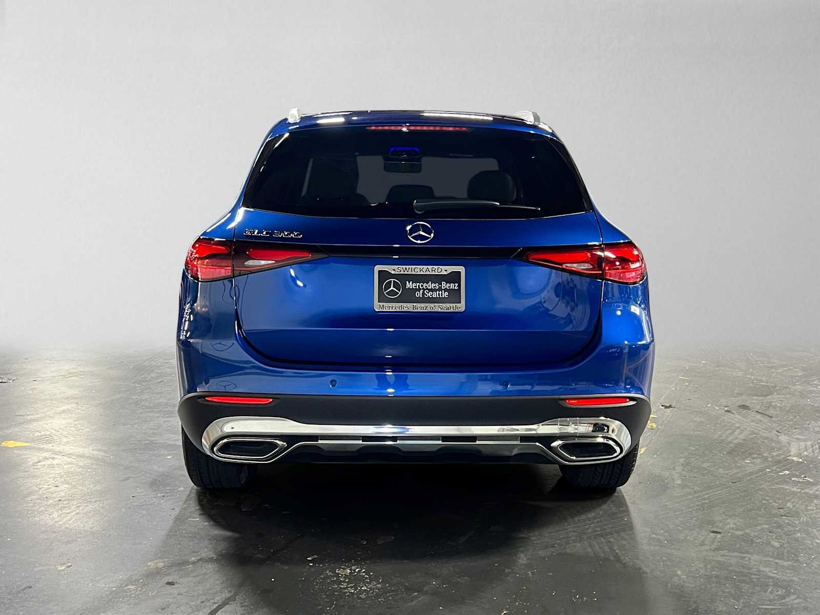 Used 2025 Mercedes-Benz GLC 300 image 4